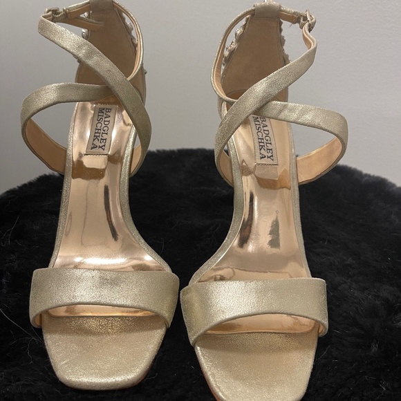 Badgley Mischka gold stilettos - Picture 4 of 4